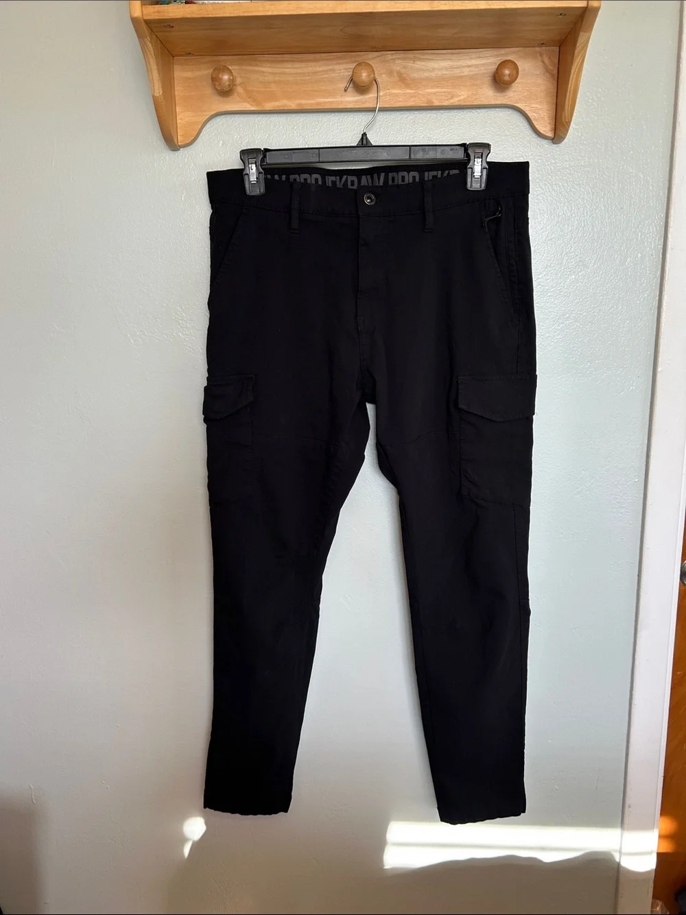 Projek Raw Men's Black Cargo Pants with Slim Taper